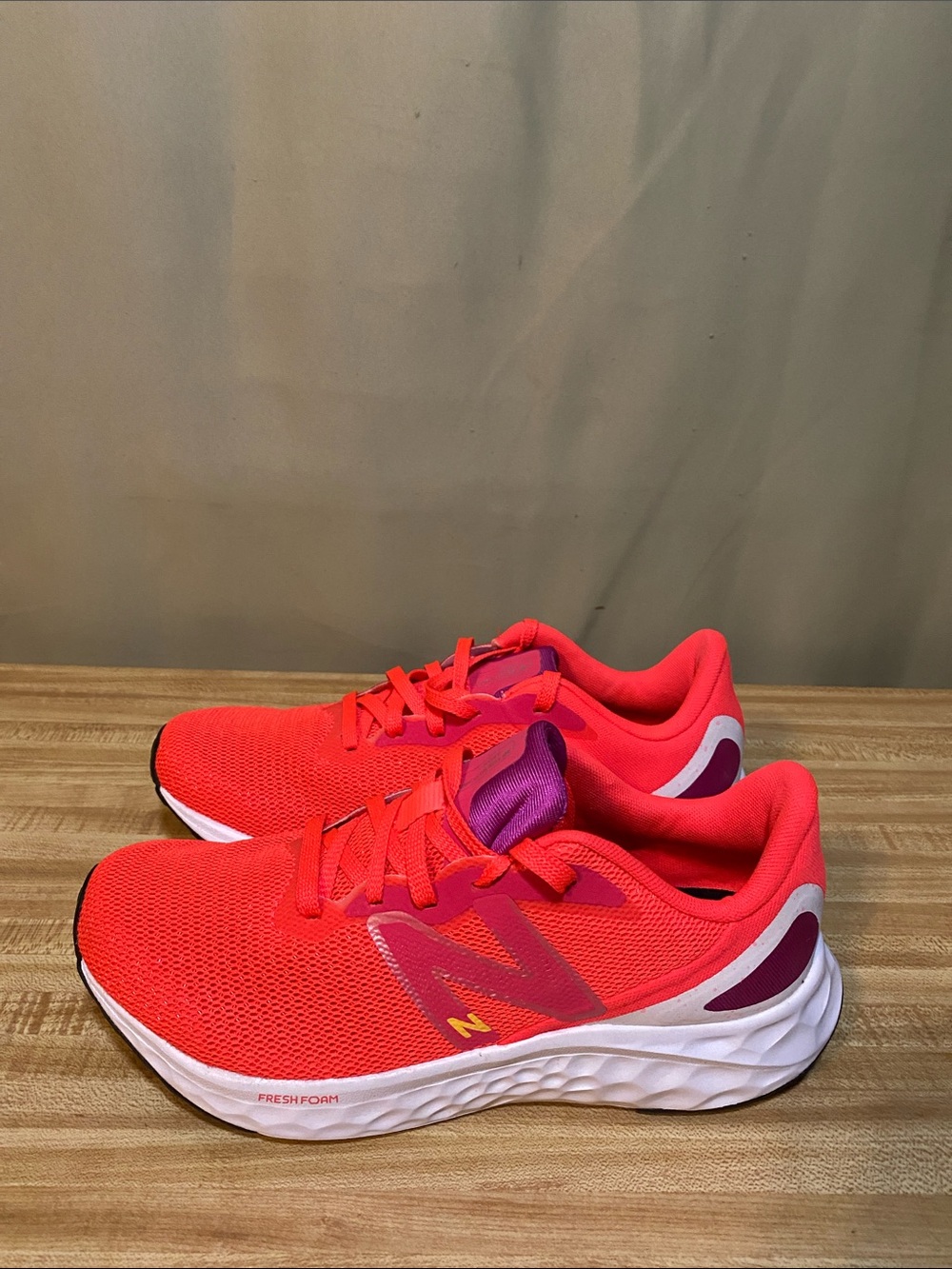 New Balance Fresh Foam Arishi v4 Running Shoes Electric Red  Women’s size 8.5
